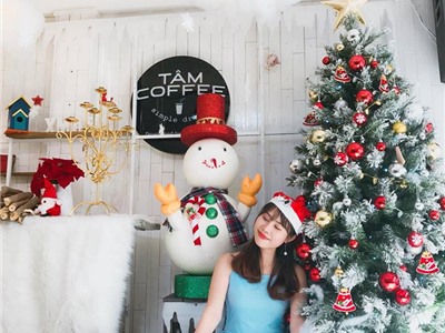 Kéo nhau check-in rần rần 7 quán cafe ĐÓN NOEL “siêu đẹp” ở Sài Gòn